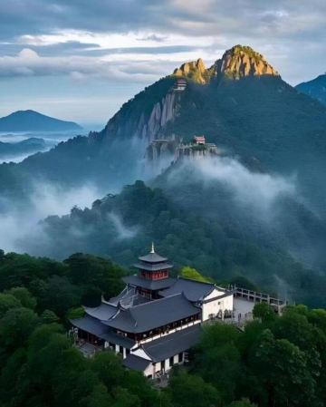 【4鑽】黃山‧禪心九華聖境 黃山、九華山5天升級純玩高鐵團 《世界自然及文化雙遺產》黃山(北海、西海)、屯溪老街、九華山大願文化園、九華山景區、百歲宮