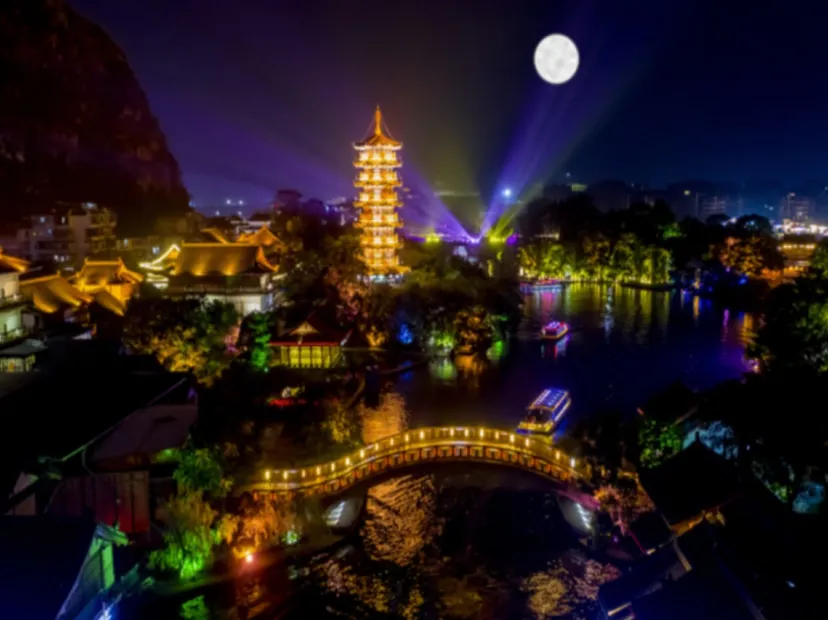 夜遊四湖