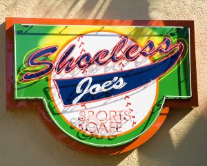 香港-邁爾斯堡自由行 加拿大航空公司+邁爾斯堡鐘樓店皇冠假日酒店