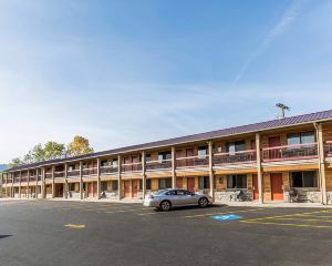 香港-卡利斯佩爾自由行 美國達美航空公司+伊克諾旅館及套房卡利斯佩爾 - 冰川國家公園門戶酒店