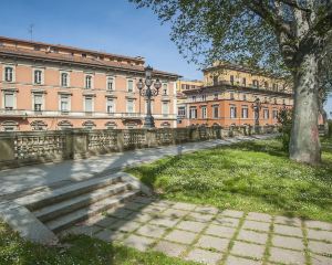 香港-博洛尼亞自由行 阿聯酋國際航空公司+博洛尼亞珀緹西酒店