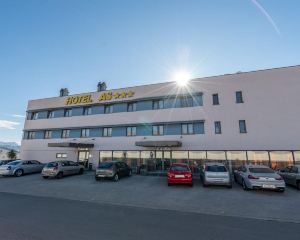 香港-斯普利特自由行 荷蘭皇家航空公司+艾斯酒店