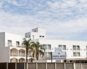 香港-温得和克自由行 肯尼亞航空公司+温荷克福爾斯騰霍夫萬豪普羅蒂酒店