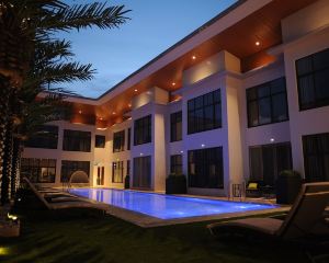 香港-霧瑞自由行 國泰航空公司+水門酒店