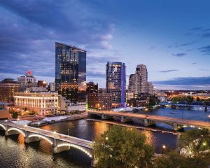 香港-大急流城自由行 英國航空公司+希爾頓格芮精選安威格蘭德廣場酒店