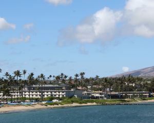 香港-卡胡盧伊自由行 中華航空公司+毛伊島海濱酒店