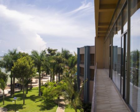 香港-恩德培自由行 阿聯酋阿提哈德航空+恩德培萬豪普羅蒂酒店