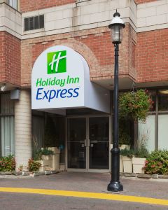 多倫多市中心智選假日酒店(Holiday Inn Express Toronto Downtown)5天4晚自由行套票