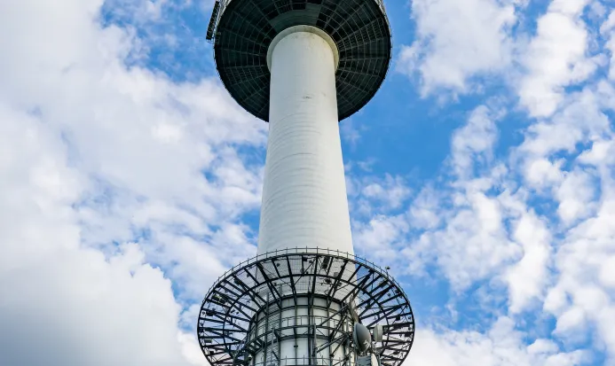 N首爾塔聳立南山,可俯瞰首爾全景 N首爾塔聳立南山,可俯瞰首爾全景