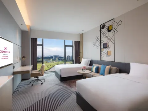 南海利泰皇冠假日酒店