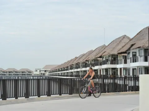 Golden Palm Tree Sepang 黃金棕櫊度假村