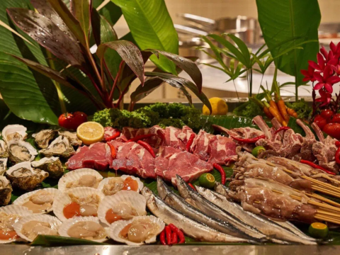 泰康之家度假酒店自助晚餐