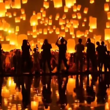 《清遠碧沙島千燈節+禾雀花》孔明燈~江畔煙花璀璨綻放【古法荷葉瓦缸焗雞+白切清遠麻雞宴】【砂鍋焗鮮鮑魚+火焰鹽焗和順魚宴】保證入住國際品牌~清遠希爾頓歡朋酒店 純玩2天團