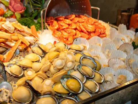 酒店豐盛海鮮自助餐