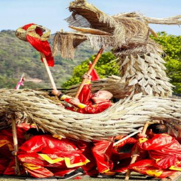 永安專場草火龍祈福盛會‧桂林、陽朔4天純玩高鐵團 火龍盛會(草龍巡遊、火龍儀式、打鐵花、篝火晚會等)、七星公園佛誕祈福、象鼻山、豪華船遊一江四湖、靈渠遊船、東西巷、逍遙樓、桂花公社DIY桂花糕