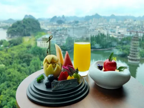 瀑上酒店下午茶