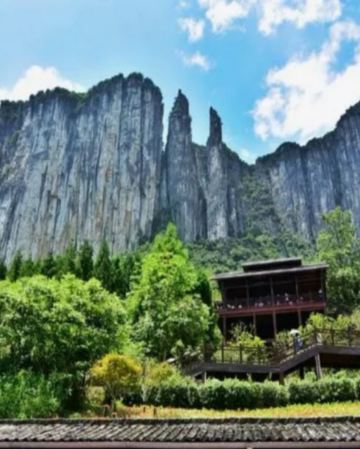 皇牌湖北秘境‧恩施、神農架、宜昌、武漢 8天深度純玩高鐵團  恩施必打卡精華景觀：恩施大峽谷、巴東巫峽口、女兒城、神農架四大核心絕美景區：大九湖、神農頂、天燕、神農祭壇、三峽大壩升船機、三峽大家