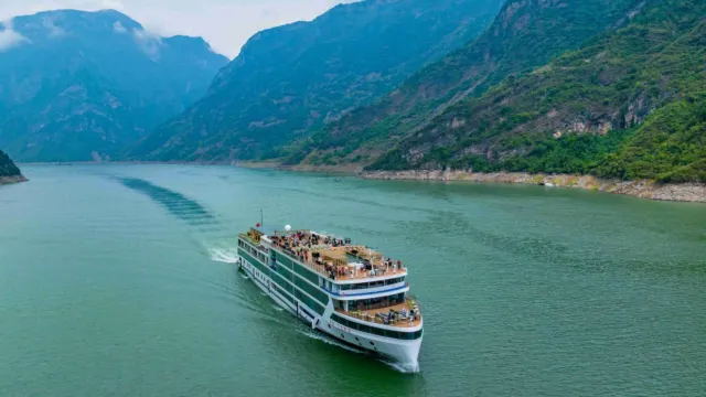 世紀遊輪~江山如詩號