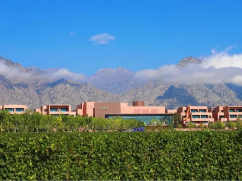 銀川賀蘭安漠酒店