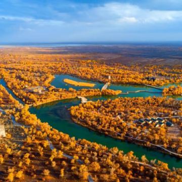 金秋南疆🍂夢幻雙胡楊 12天深度純玩團 ※ 艾提尕爾清真寺、托木爾大峽谷、白沙湖、卡拉庫里湖、紅海胡楊林公園、羅布人村寨胡楊林、香妃墓、喀什古城、盤龍古道、塔克拉瑪干沙漠騎駱駝、金草灘、石頭城