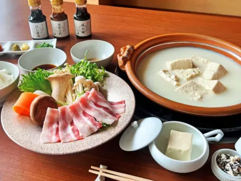 温泉湯豆腐~佐賀縣產 豚溫Shabu Shabu