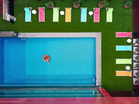 Royal Plaza on Scotts