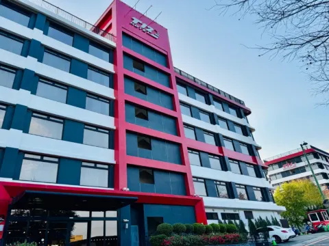 麗寶賽車主題旅店