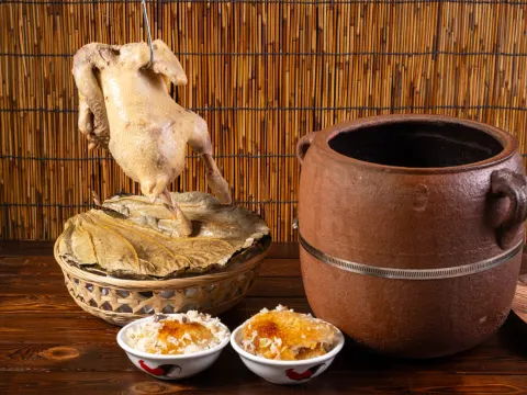 古法荷葉瓦缸焗飛鳳+金榜題名狀元雞宴