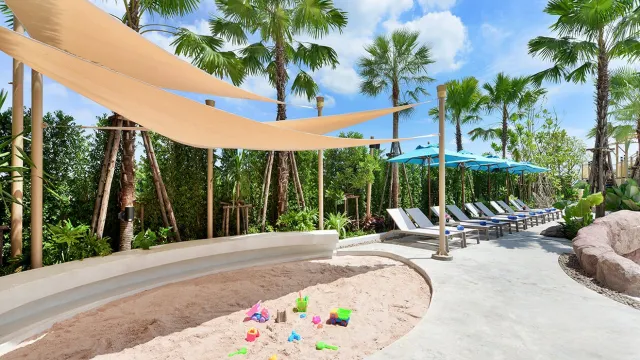 Centre Point Prime Pattaya 酒店內夏威夷式水上樂園