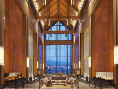 保利皇冠假日酒店