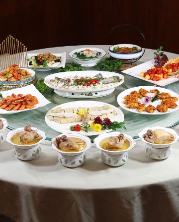 《中山漫遊》VIP包廂【(位上)仙鶴神針鴿呑花膠魚翅宴】食神推介【馳名荔枝柴燒鵝+特色薄荷炆鵝宴】保證入住中山大信酒店(原小欖皇冠假日酒店)中山純玩2天團