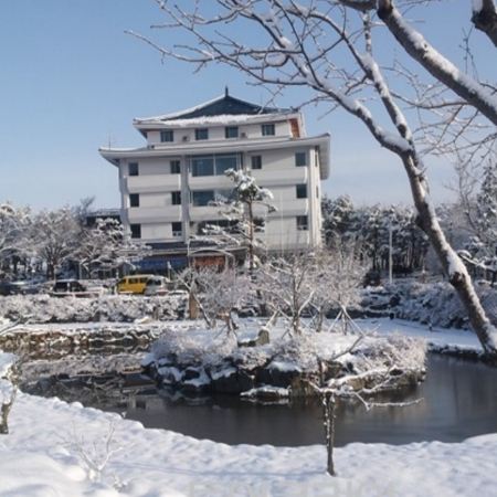 高城+束草+首爾7天冬日賞景之旅 ※【雙重蟹宴】任食東海名物紅蟹+【藍絲帶認證食府】DeoDeo醬油蟹放題  ※華蓋山單軌車+天空步道展望台、大龍市場、坡州山葡萄農園、尺山天然溫泉、DMZ統一瞭望塔