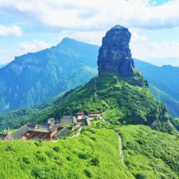 秘境黔行‧貴州 黃果樹大瀑布、梵淨山、西江千戶苗寨、荔波小七孔、萬峰林、萬峰湖遊船、織金洞、織金大峽谷、花江峽谷大橋觀景臺、甲秀樓夜景 8天深度純玩高鐵團
