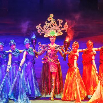 《360度聲光實景舞台~廣州長隆國際大馬戲》【鮑汁魚翅花膠羹+芝士伊面焗龍蝦宴】【招牌黃金醬焗鮑魚+得獎名菜桂花飛鳳宴】【首創黑松露燒鵝+網紅巨無霸鳳梨包】廣州純玩2天團