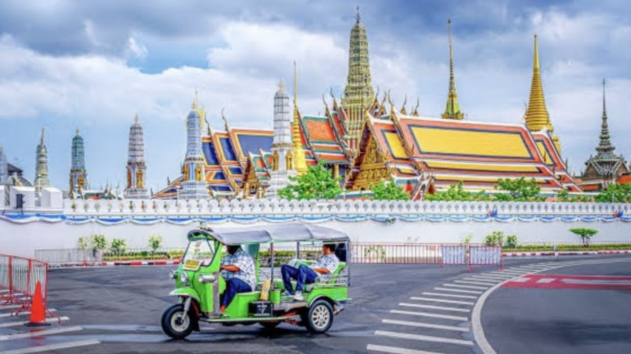 乘嘟嘟車遊曼谷