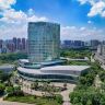 《惠州閒遊》保證入住國際品牌~Crowne Plaza惠州皇冠假日酒店【酒店豐盛海鮮自助餐】【任食荔枝柴燒鵝+任飲啤酒】【招牌古法脆皮乳鴿宴】「惠州西湖」惠州美景純玩2天團