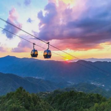 黔湘雙韻~貴州、湖南跨省聯遊6天純玩高鐵團  貴州(梵淨山、西江千戶苗寨、舞陽河三峽、鎮遠古城)、湖南(雪峰山、世界最長高山索道、山背花瑤梯田、洪江古城)