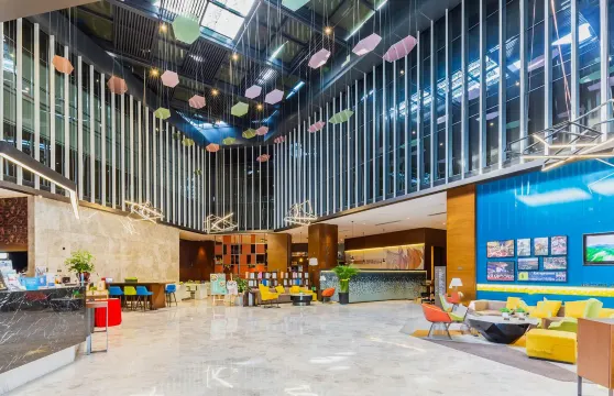 佛山龍江希爾頓歡朋酒店