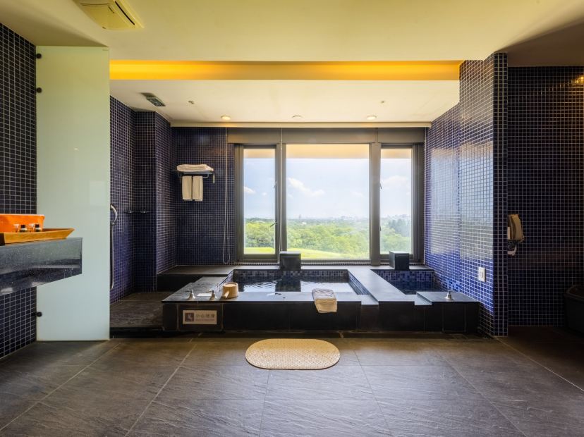 泡在南方莊園 房內溫泉浴池