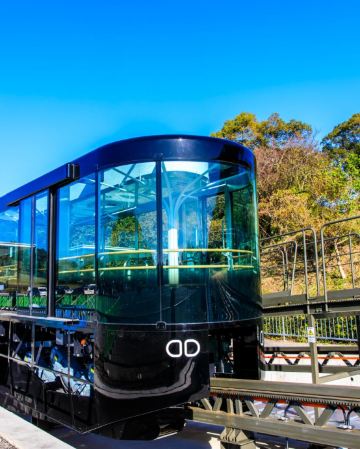 長崎、福岡 賞海豚5天春日美景之旅  南島原(乘船觀賞野生海豚)、雲仙地獄(大叫喚地獄展望所)、稻佐山展望台(乘玻璃列車、日本新三大夜景)、「米芝蓮景點推介」太宰府～天滿宮《4月1日起出發適用》