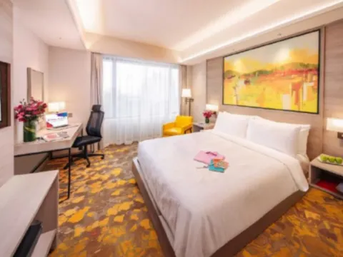 Royal Plaza on Scotts