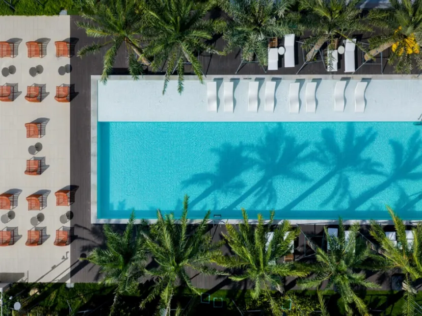 萬寧日月灣中旅逐浪樾潮酒店