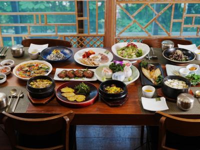 釜山+首爾金馬尋味6天之旅 ※HaeundaeBluelinePark海岸列車+天空膠囊、HillSpa韓式溫泉+汗蒸幕、「海景絕美古剎」海東龍宮寺、「UNESCO世界文化遺產」水原華城、士多啤梨園