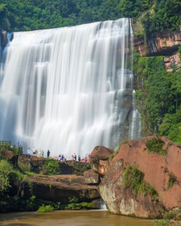 醉美貴州(赤水、安順、遵義、貴陽)6天純玩高鐵團 黃果樹大瀑布、高坡梯田、馬鞭草花海、赤水大瀑布、赤水竹海國家森林公園、湄潭中國茶海、雙河洞國家地質公園、茅台天釀景區、國臺酒廠、甲秀樓夜景