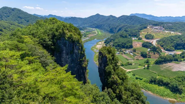 寧越十景之一  水墨畫之境「立石」