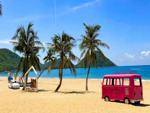 海南島(三亞、瓊海、陵水)5天純玩團 鳳凰嶺海誓山盟風景區、呆呆島、巴厘村、萬泉河竹筏環島、博鰲亞洲論壇永久會址、萬泉河竹筏環島、博鰲亞洲論壇永久會址、大小洞天、高空海景下午茶、一晚溫泉酒店