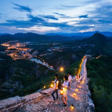 北京四大世界遺產、古北水鎮、長城腳下溫泉5天純玩團 古北水鎮(欣賞夜景+水舞秀+無人機孔明燈表演+溫泉)、日遊慕田峪長城、提燈夜遊司馬台長城(包纜車往返)、故宮、天壇公園、頤和園、張裕愛斐堡酒莊