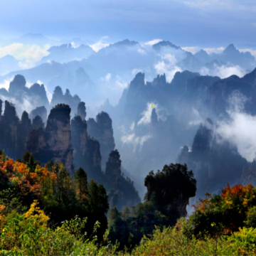 【🐰復活節限定🐣】張家界、鳳凰古城5天純玩高鐵團 張家界(天子山、袁家界、天門山、天門洞、百龍電梯、無人機航拍、黃石寨、寶峰湖、空中田園、金鞭溪、土家民俗長攏宴)、鳳凰古城(沱江泛舟、古城夜遊)