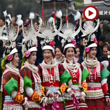 一年一度苗族盛典「凱里舟溪蘆笙節」(跳蘆笙、踩鼓、對歌)、丹寨卡拉村參觀鳥籠製作、黃果樹大瀑布、西江千戶苗寨、村T表演秀、青岩古鎮、甲秀樓夜景 5天純玩高鐵團【限定出發：3月1日】
