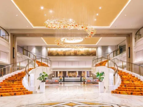 Royal Plaza on Scotts